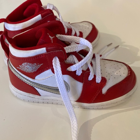 Nike | Toddler High Top Air Jordans | EUC | Sz 9C - Picture 3 of 6